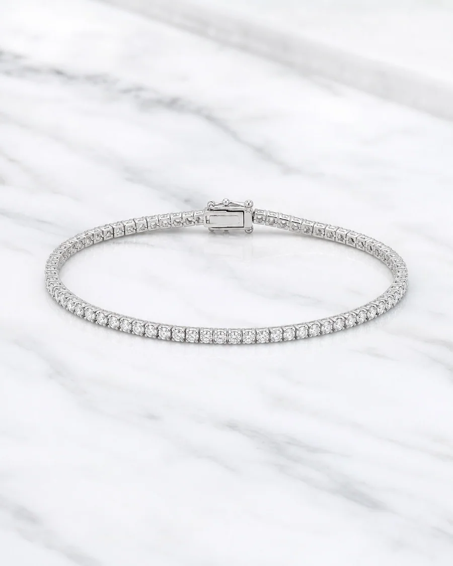 White marble line product photography reference